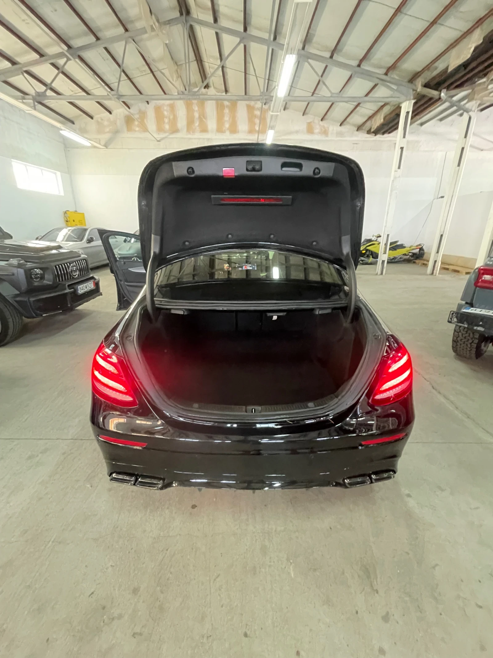 Mercedes-Benz E 200 D/AMG6.3face/digital/КАТО НОВА!!!, снимка 17 - Автомобили и джипове - 55154661