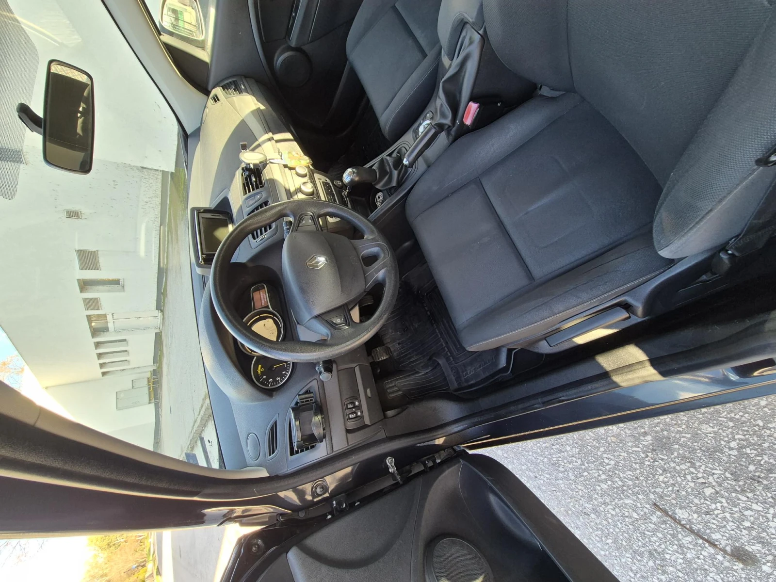 Renault Megane 1.5DCI, снимка 10 - Автомобили и джипове - 55413428