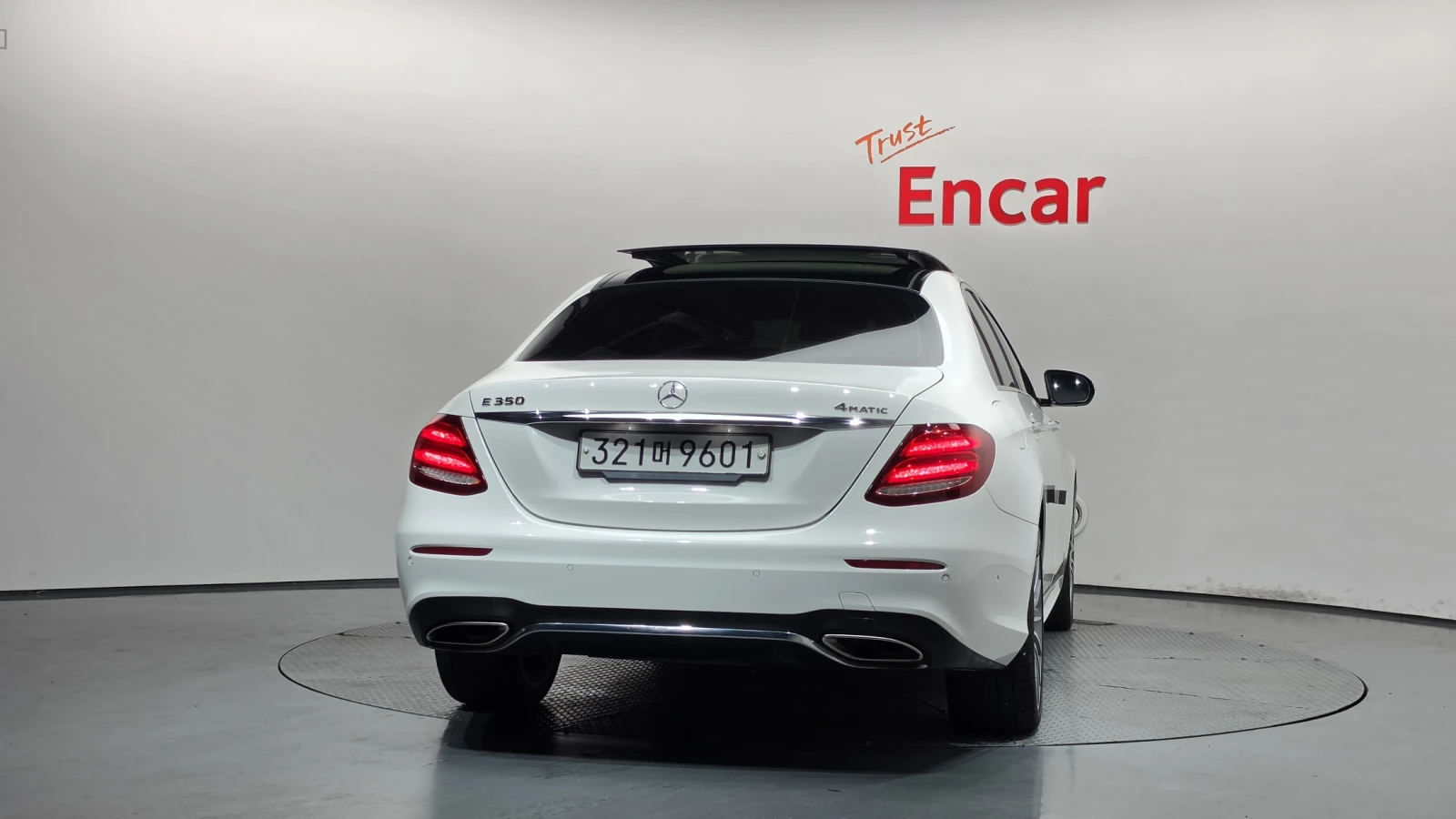 Mercedes-Benz E 350 ЕЛ. БАГАЖНИК* 360* HUD* BLIND SPOT* КРАЙНА ЦЕНА, снимка 4 - Автомобили и джипове - 55435024