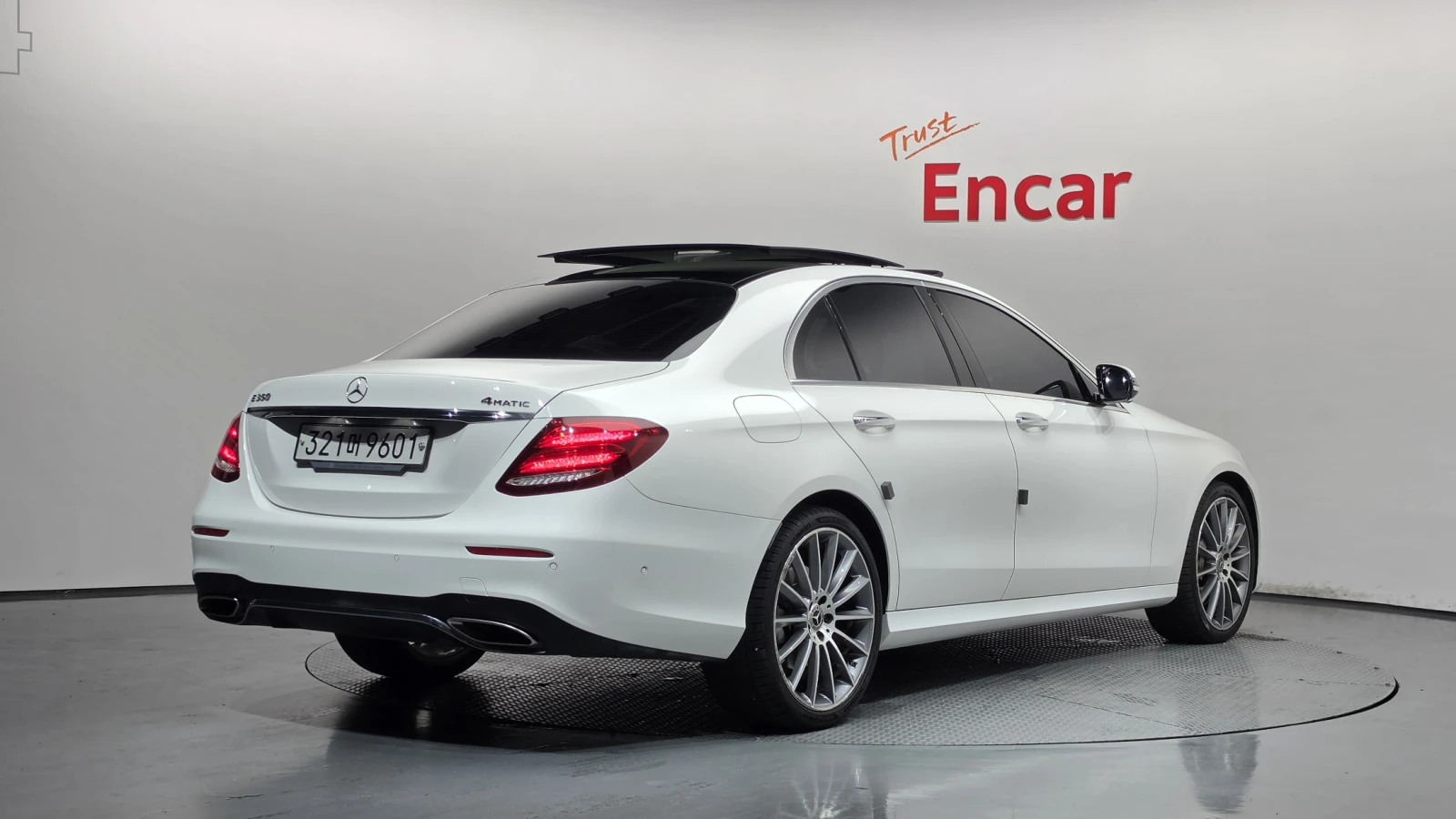 Mercedes-Benz E 350 ЕЛ. БАГАЖНИК* 360* HUD* BLIND SPOT* КРАЙНА ЦЕНА, снимка 2 - Автомобили и джипове - 55435024