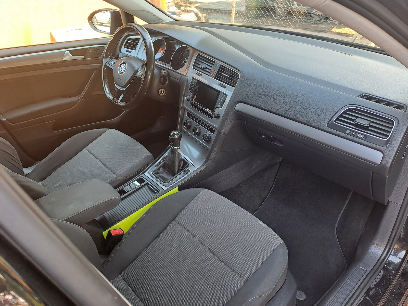 VW Golf 1.6 TDI, снимка 9 - Автомобили и джипове - 55559076