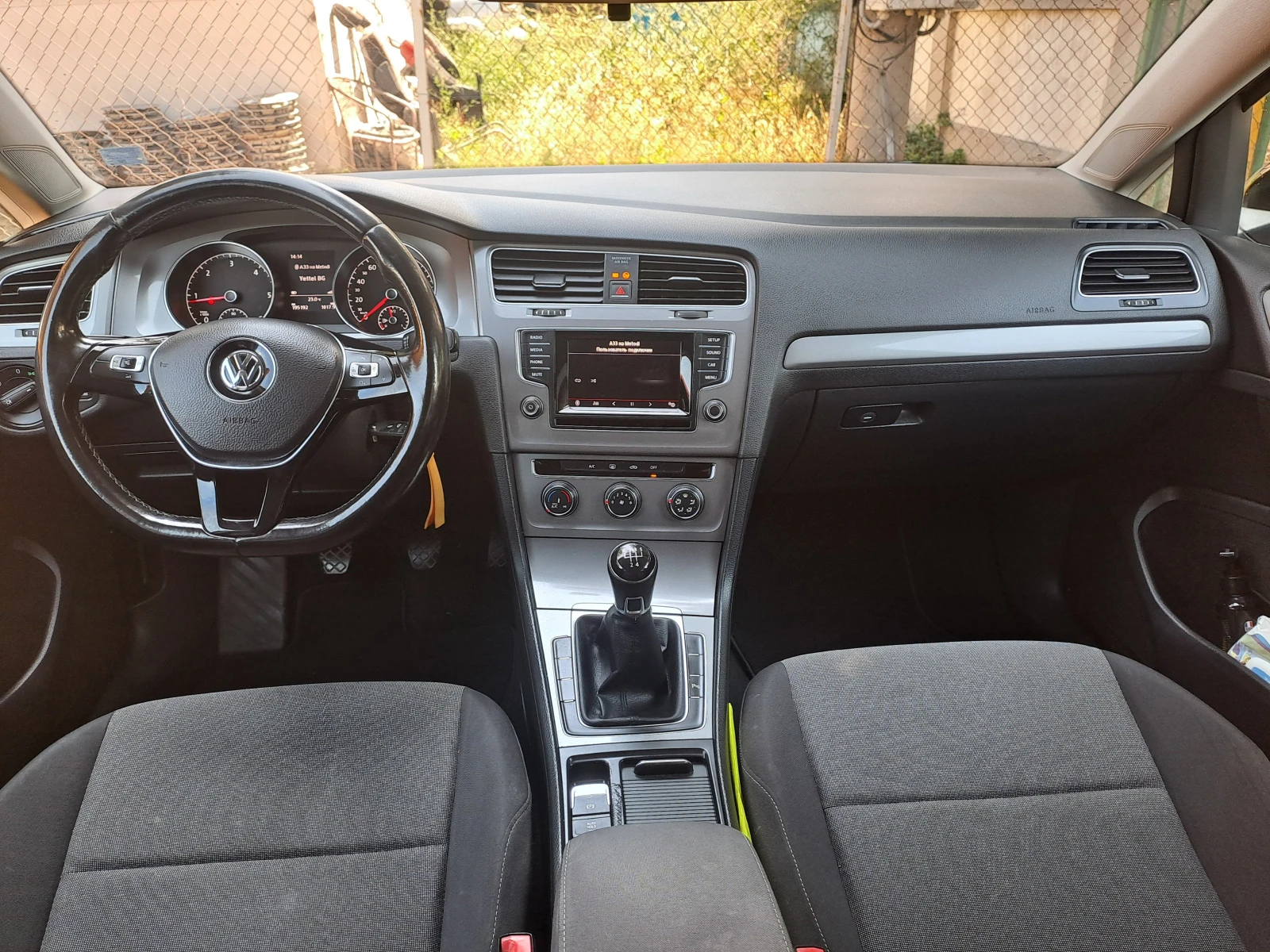 VW Golf 1.6 TDI, снимка 10 - Автомобили и джипове - 55559076