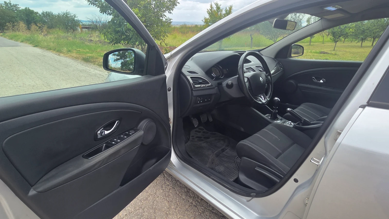 Renault Megane 1.5dci GT Line NAVI CAMERA, снимка 8 - Автомобили и джипове - 55692407