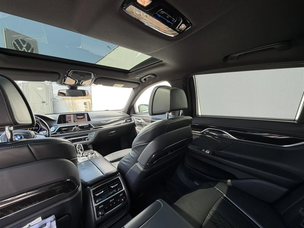 BMW 740 xDrive седан, снимка 10 - Автомобили и джипове - 55948022