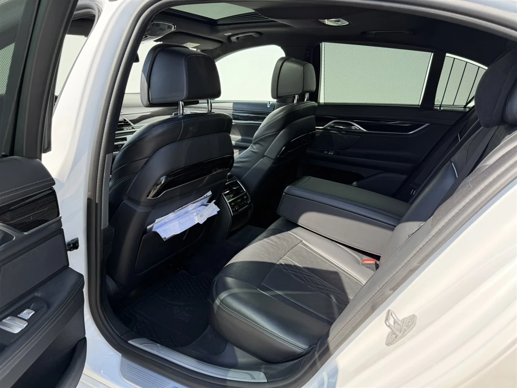 BMW 740 xDrive седан, снимка 9 - Автомобили и джипове - 55948022