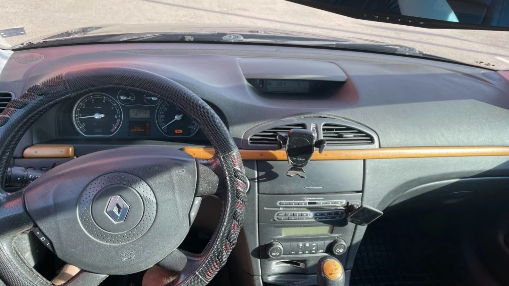 Renault Laguna Paris Initiale, снимка 12 - Автомобили и джипове - 56014862