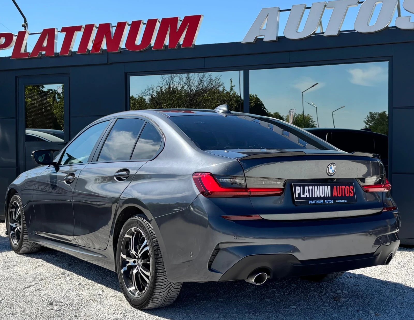 BMW 320 2.0D/LED/M-PACK/NAVI TOUCH/ПОДГРЕВ/TOP, снимка 11 - Автомобили и джипове - 56129169