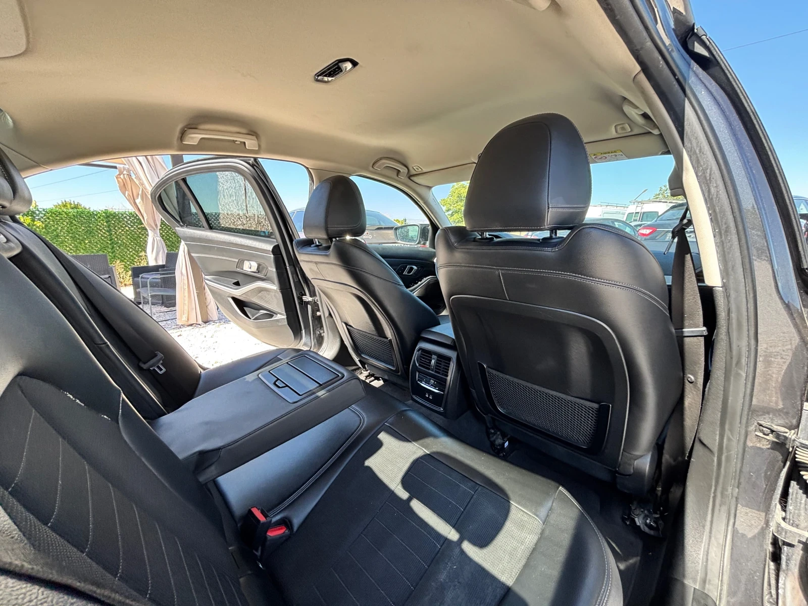 BMW 320 2.0D/LED/M-PACK/NAVI TOUCH/ПОДГРЕВ/TOP, снимка 7 - Автомобили и джипове - 56129169