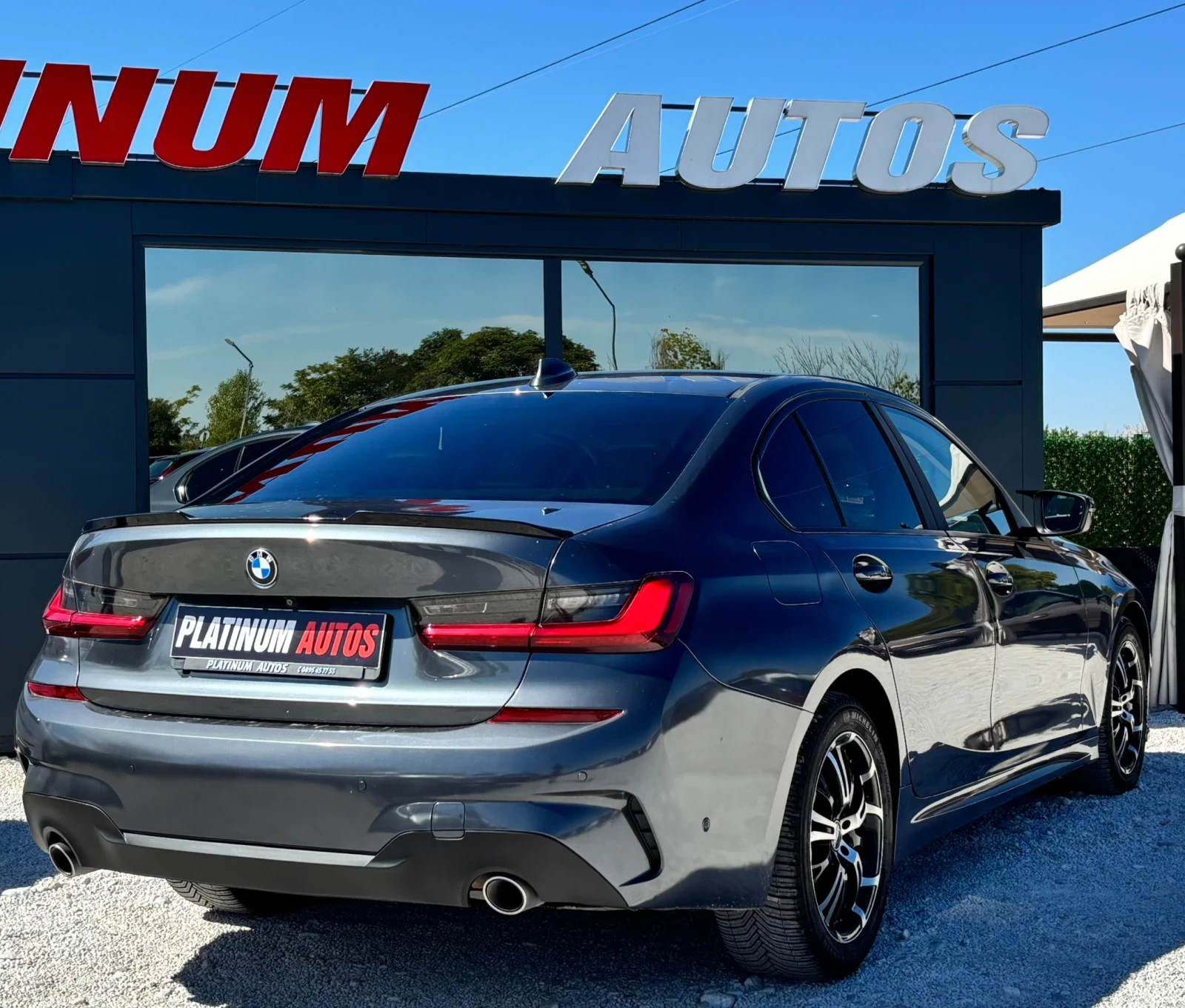 BMW 320 2.0D/LED/M-PACK/NAVI TOUCH/ПОДГРЕВ/TOP, снимка 8 - Автомобили и джипове - 56129169