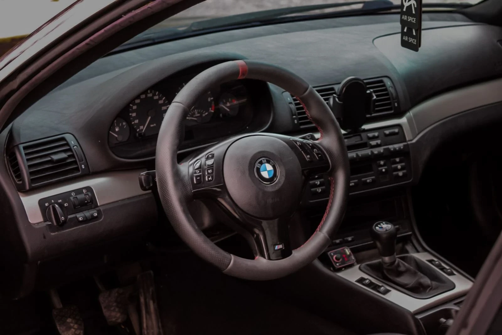 BMW 320 2.2, снимка 3 - Автомобили и джипове - 56156235