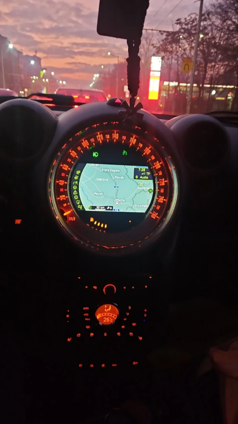 Mini Countryman County S automat navi 4X4, снимка 10 - Автомобили и джипове - 48792179