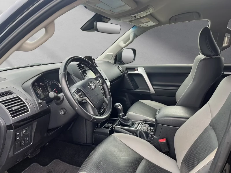 Toyota Land cruiser TEC-EDITION/204HP/360/AHK/NAVI/LED/KLESS/ACC/681g, снимка 9 - Автомобили и джипове - 53007548