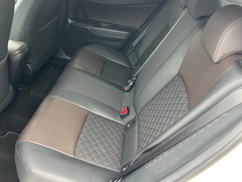 Toyota C-HR 1.8HYBRID, LOUNGE, FULL SERVIVE TOYOTA-KATO HOB!, снимка 13 - Автомобили и джипове - 53361178