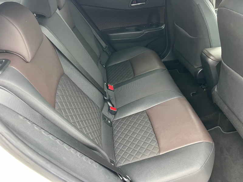 Toyota C-HR 1.8HYBRID, LOUNGE, FULL SERVIVE TOYOTA-KATO HOB!, снимка 14 - Автомобили и джипове - 53361178