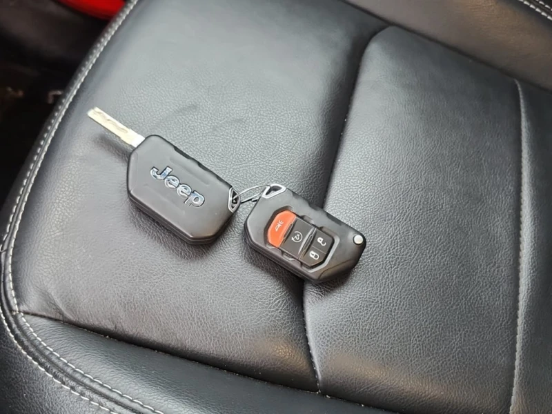 Jeep Wrangler 2023 * SAHARA * ПОДГРЕВ * КОЖЕН САЛОН, снимка 8 - Автомобили и джипове - 53448243