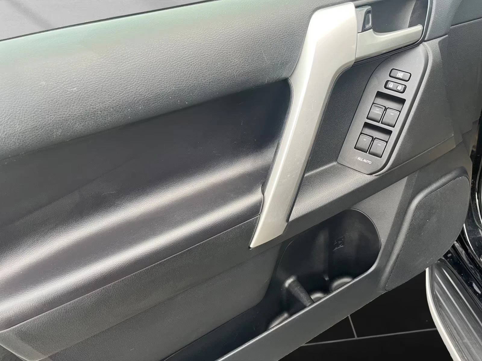 Toyota Land cruiser TEC-EDITION/204HP/360/AHK/NAVI/LED/KLESS/ACC/681g | Mobile.bg � ����������� 13