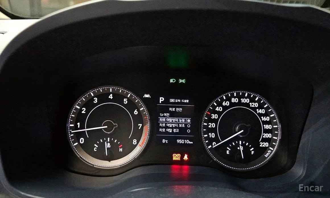 Hyundai Venue  - изображение 8