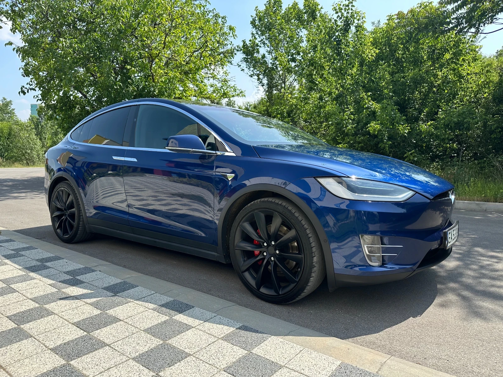 Tesla Model X LONG RANGE, Raven, FSD Европейска с гаранция, снимка 4 - Автомобили и джипове - 53804109