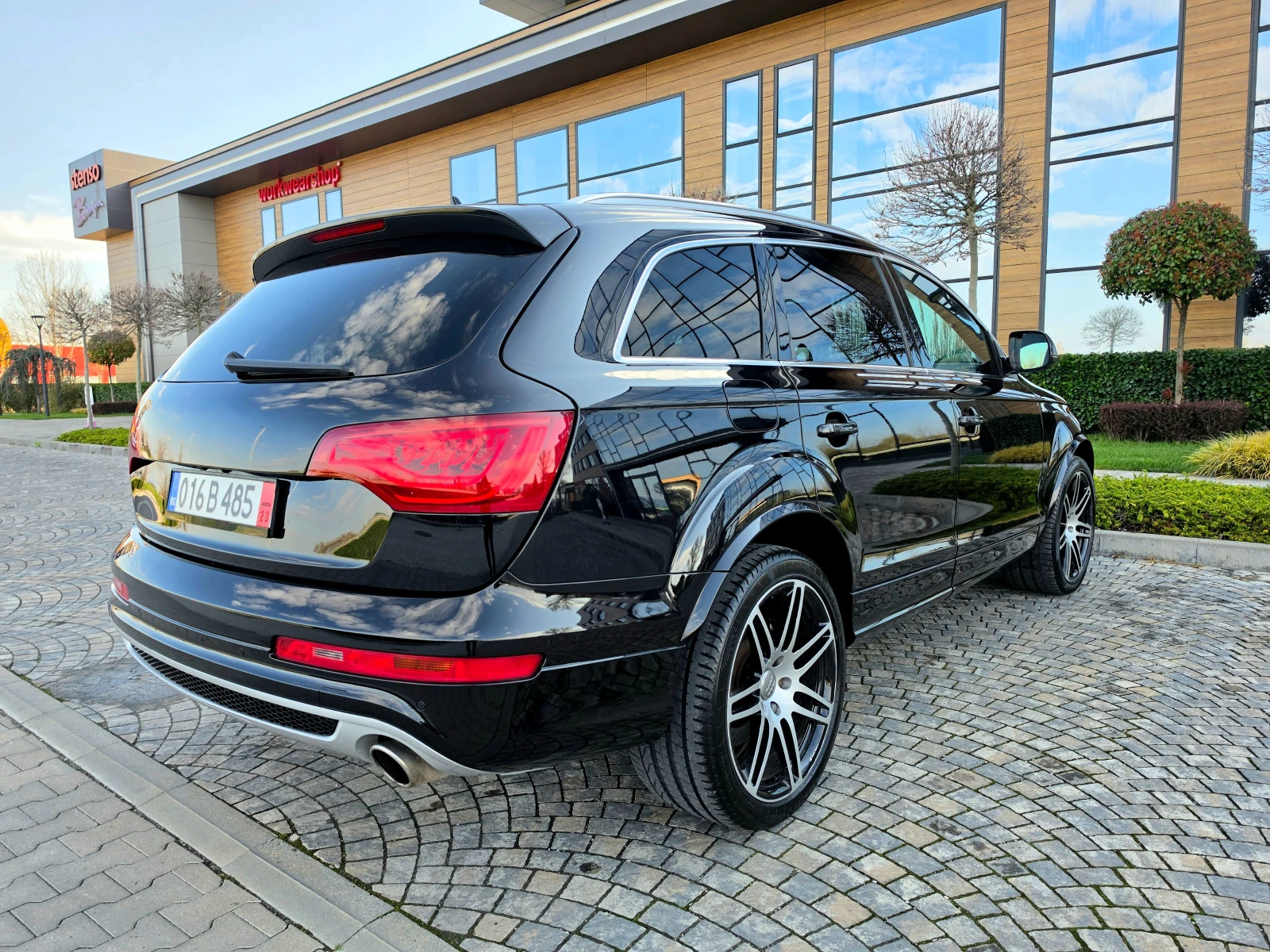 Audi Q7 4.2TDI* S-LINE* QUATTRO* ВЪЗДУШНО ОКАЧВАНЕ!!!, снимка 5 - Автомобили и джипове - 54098540