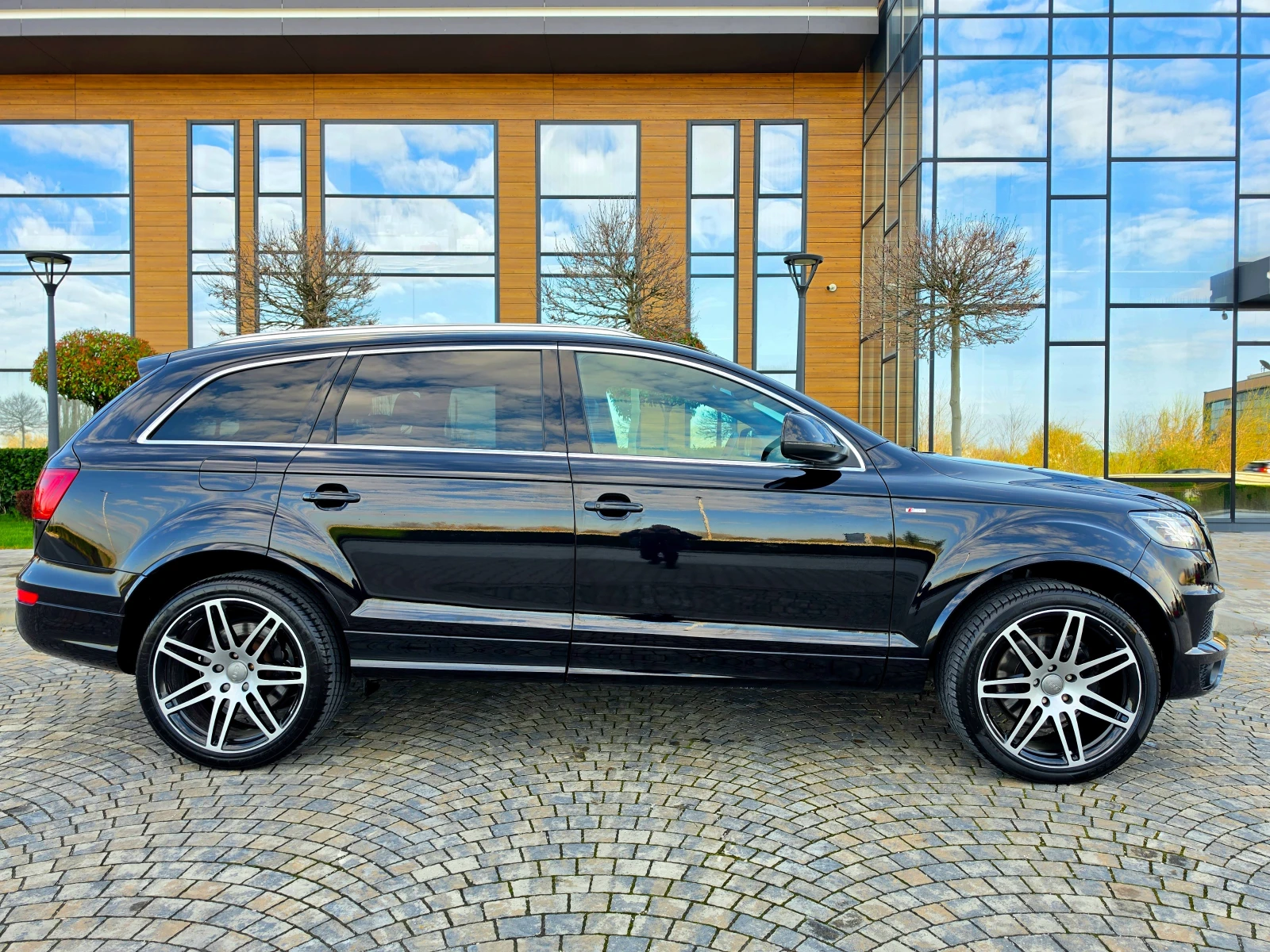 Audi Q7 4.2TDI* S-LINE* QUATTRO* ВЪЗДУШНО ОКАЧВАНЕ!!!, снимка 4 - Автомобили и джипове - 54098540