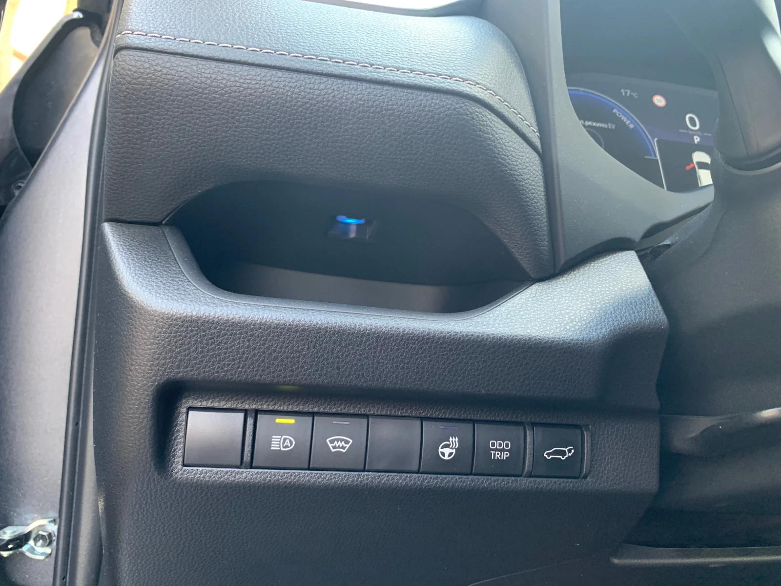 Toyota Rav4 HEV, снимка 11 - Автомобили и джипове - 54126939