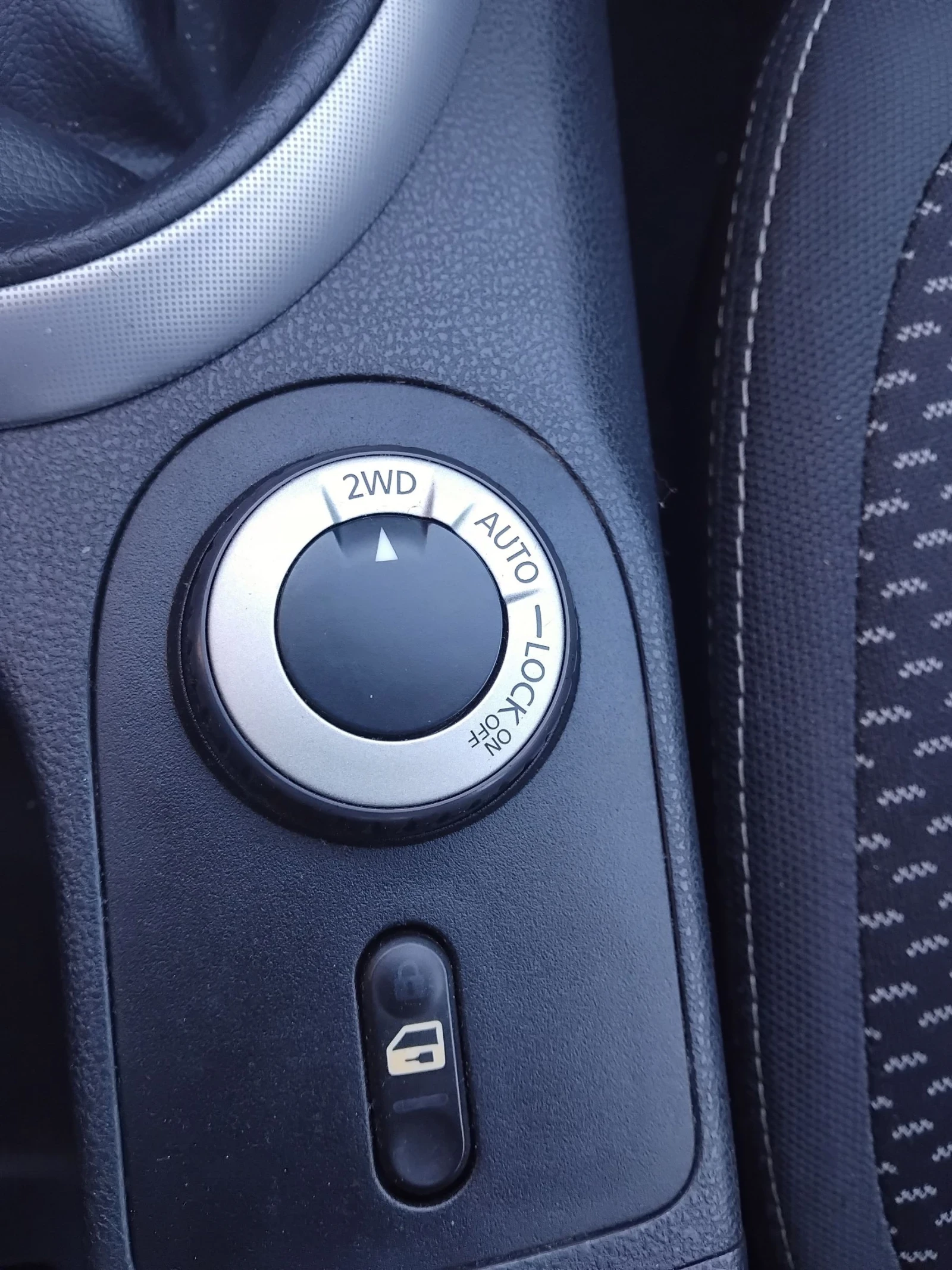 Nissan Qashqai, снимка 14 - Автомобили и джипове - 54158778