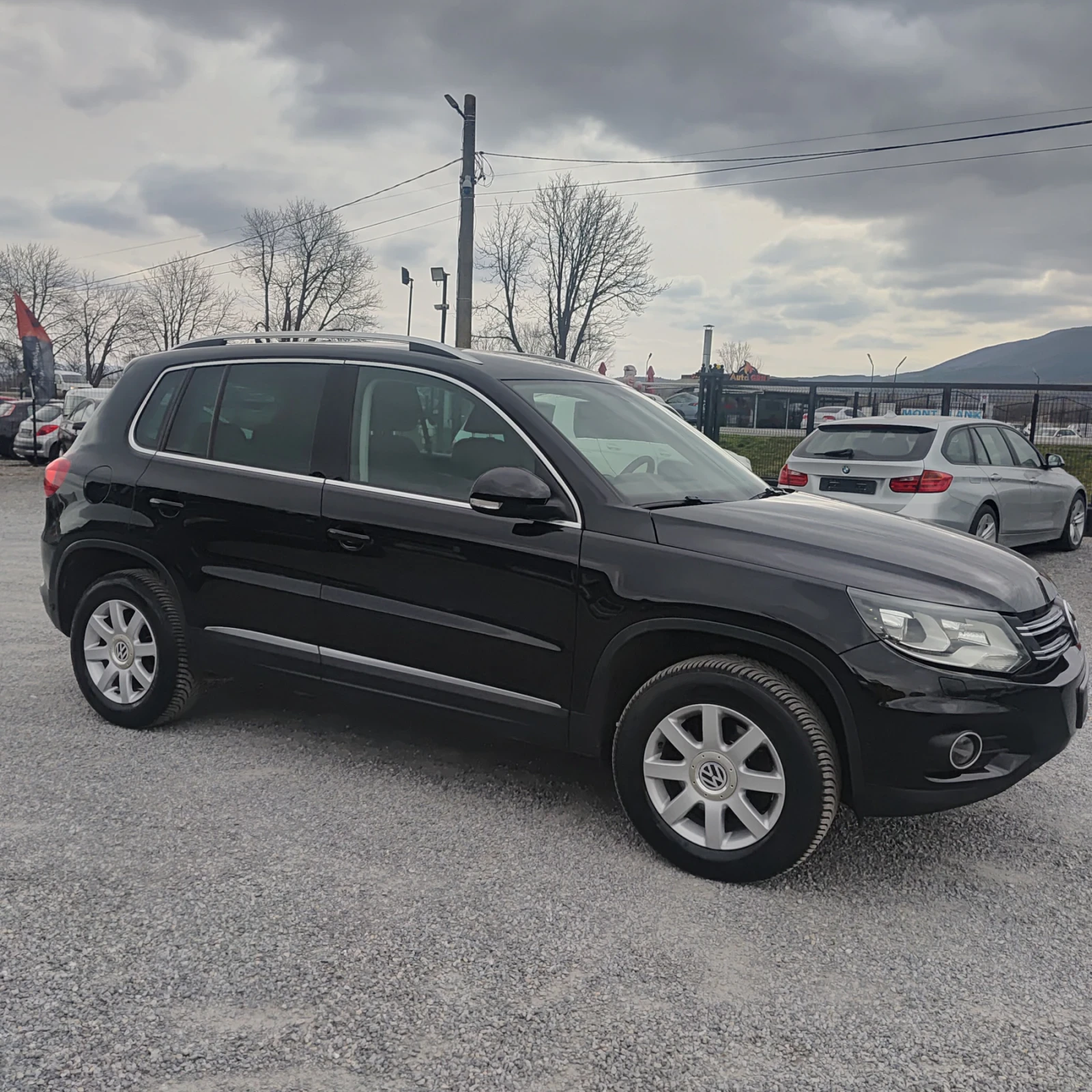 VW Tiguan 2.0TDI 140KS 4x4, снимка 2 - Автомобили и джипове - 54793795