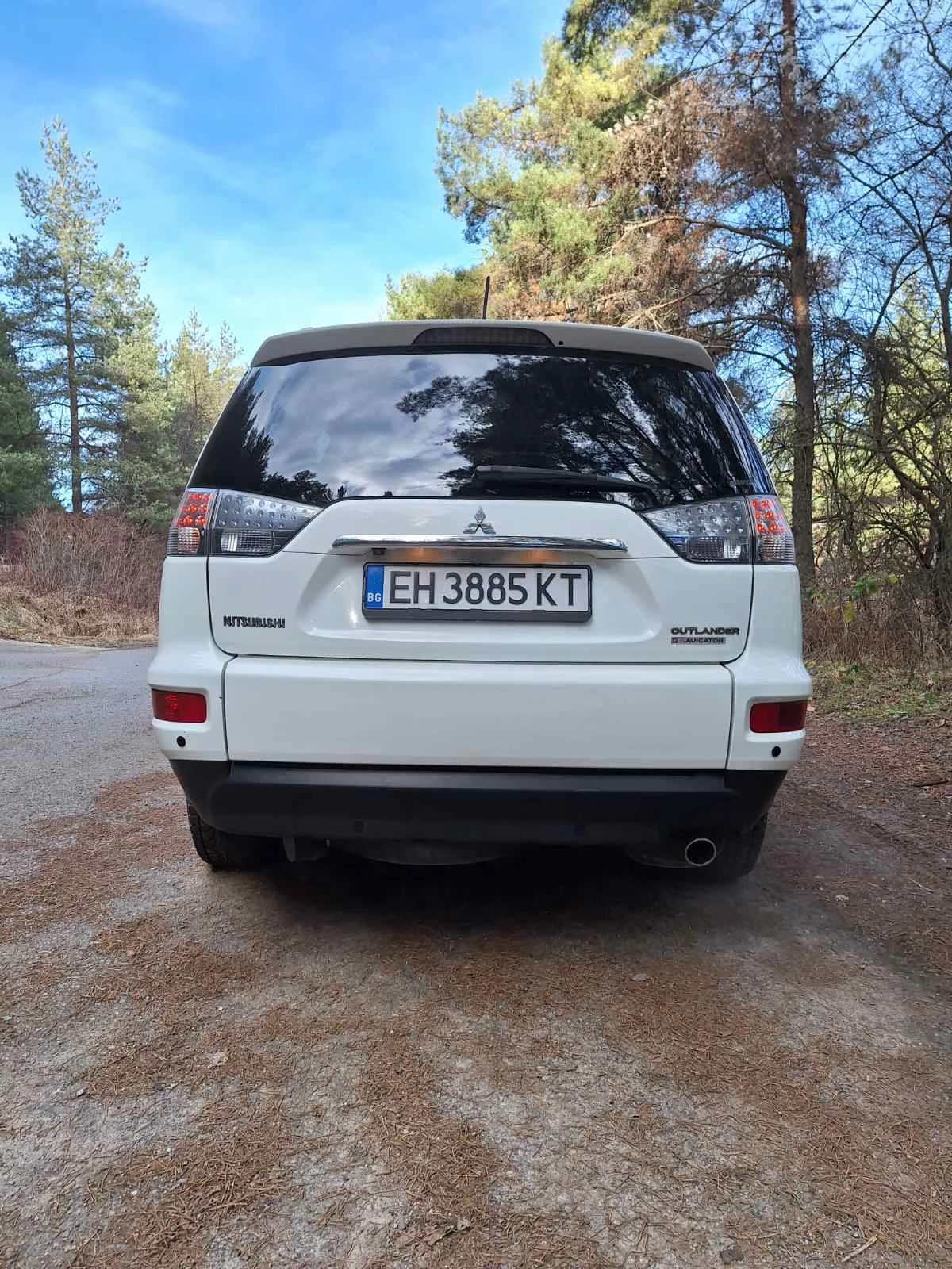 Mitsubishi Outlander 2.4 бензин/газ BRC, 4x4, автомат, 7 места, снимка 3 - Автомобили и джипове - 55123440