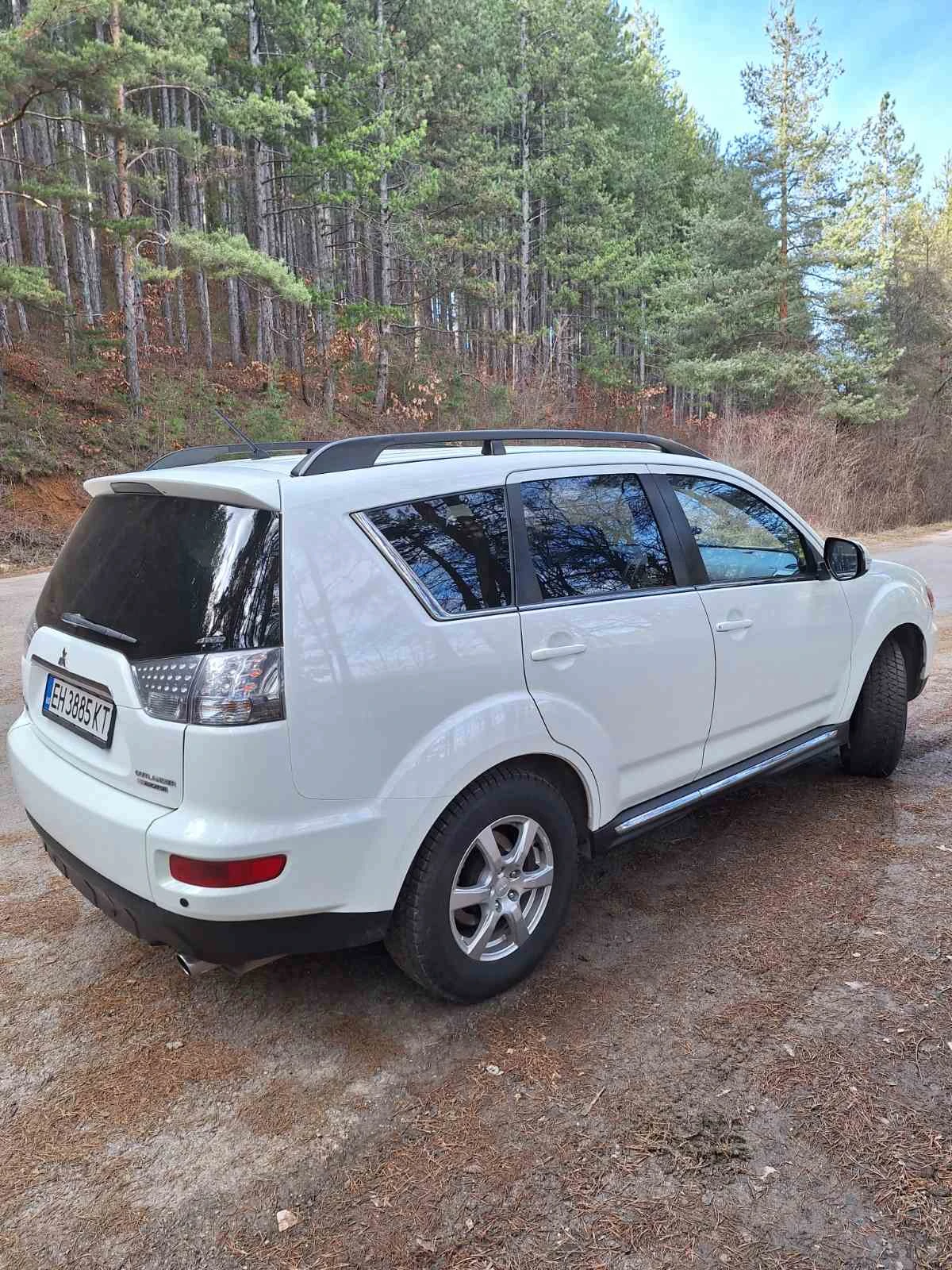 Mitsubishi Outlander 2.4 бензин/газ BRC, 4x4, автомат, 7 места, снимка 2 - Автомобили и джипове - 55123440