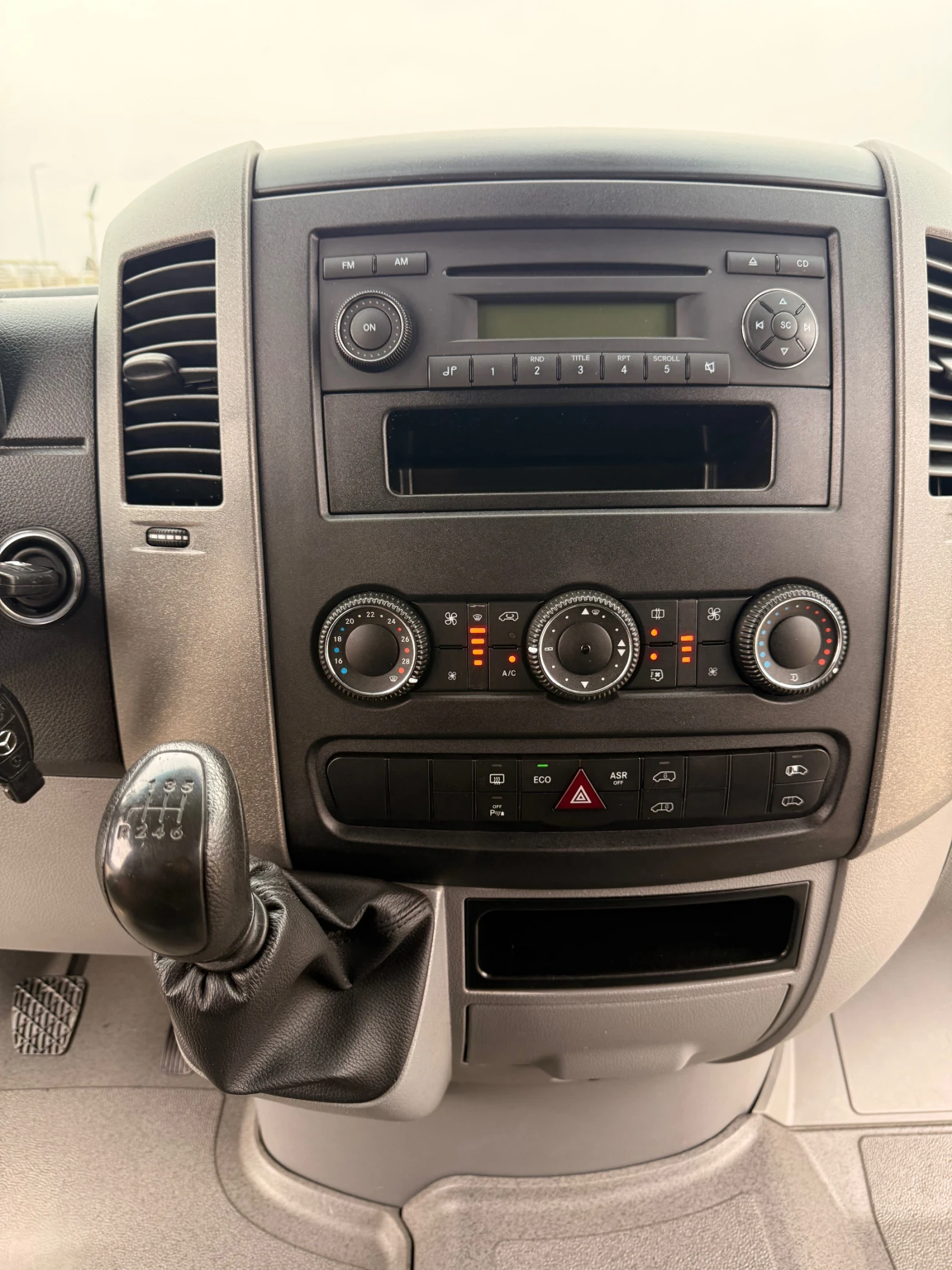 Mercedes-Benz Sprinter 316 ЛИЗИНГ!!! 9местен-Климатик-Печка-Евро5, снимка 16 - Бусове и автобуси - 53824273