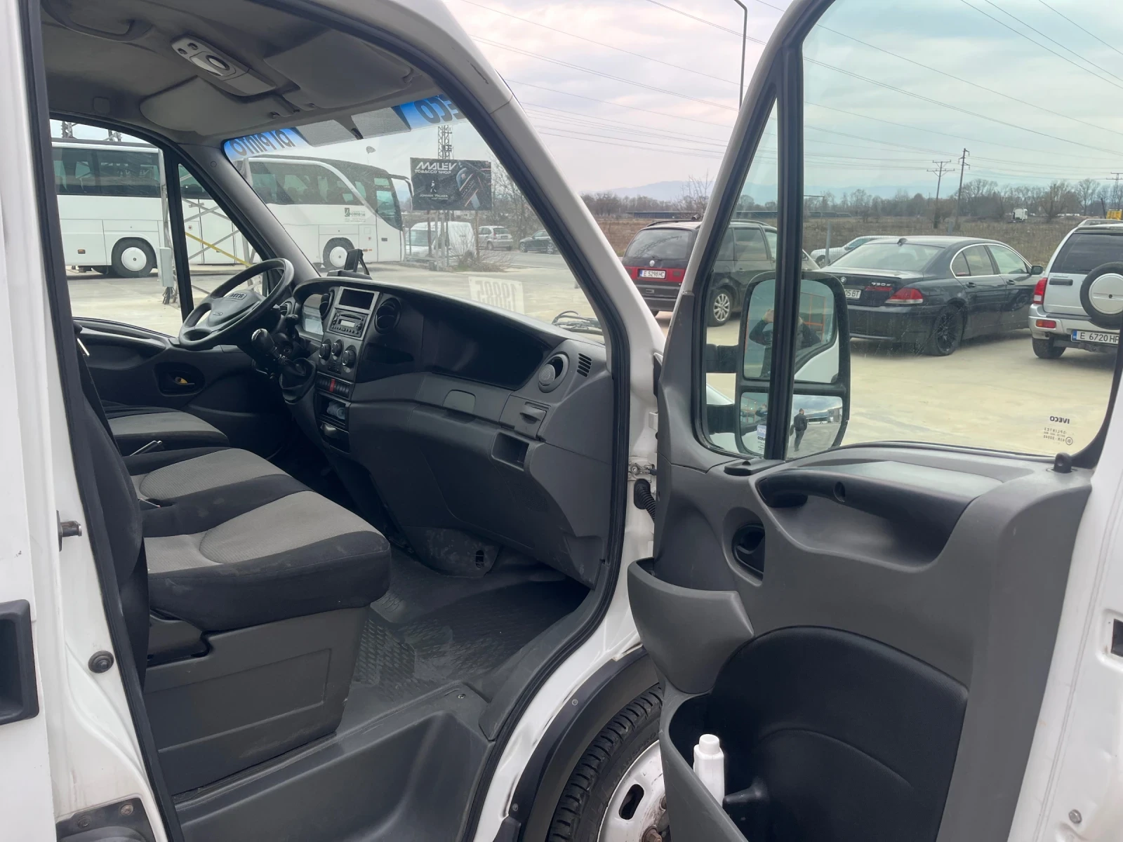 Iveco 35c15 MAXI.XXL.Климатроник.Хубав!!!Собствен лизинг!!!, снимка 12 - Бусове и автобуси - 53878771