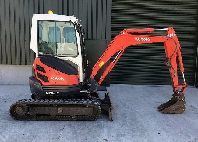 Багер Kubota U25-3A
