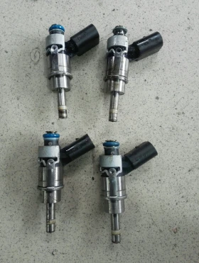 Дюза бензинова Фолксваген Голф 5 2.0TFSI GTI