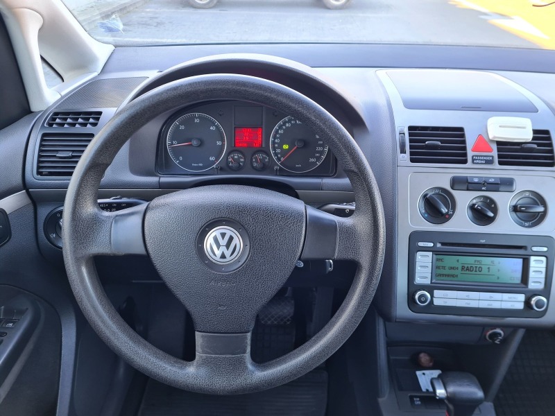 VW Touran 1.9TDI DSG, снимка 15 - Автомобили и джипове - 44648058