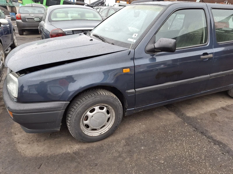 VW Golf, снимка 4 - Автомобили и джипове - 48221734