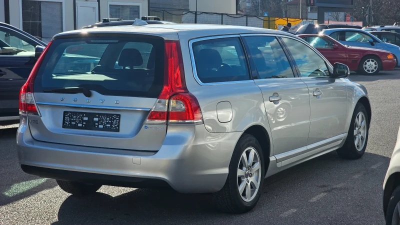 Volvo V70 2.0 Diesel КАТО НОВА , снимка 3 - Автомобили и джипове - 48366494