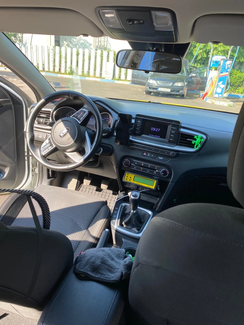 Kia Ceed, снимка 12 - Автомобили и джипове - 52284556