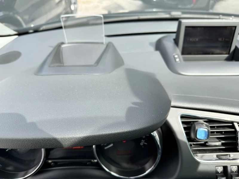 Peugeot 3008 2.0 HDI / PANO/ HUD, снимка 8 - Автомобили и джипове - 51499277