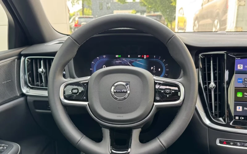 Volvo S60 B4/197HP/PLUS/DARK/360/PANO/H&K/712v, снимка 6 - Автомобили и джипове - 51652428