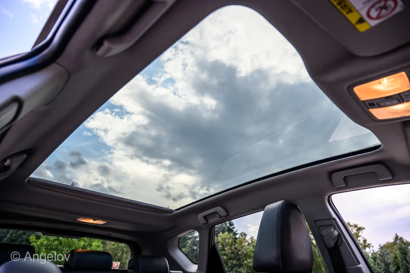 Toyota Auris 1.8 VVTi Hybrid, снимка 14 - Автомобили и джипове - 52330815