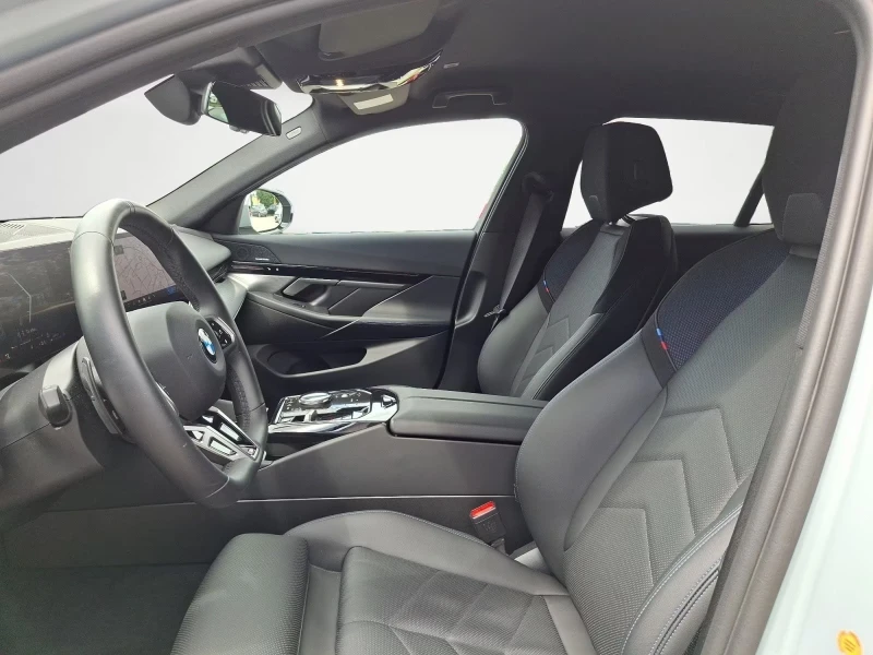BMW 520 d xDrive M-Sportpaket, снимка 7 - Автомобили и джипове - 52493966