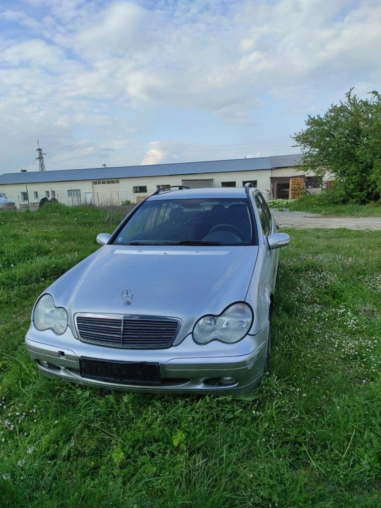 Mercedes-Benz C 220, снимка 1 - Автомобили и джипове - 48187000