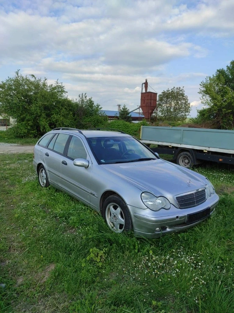 Mercedes-Benz C 220, снимка 5 - Автомобили и джипове - 48187000