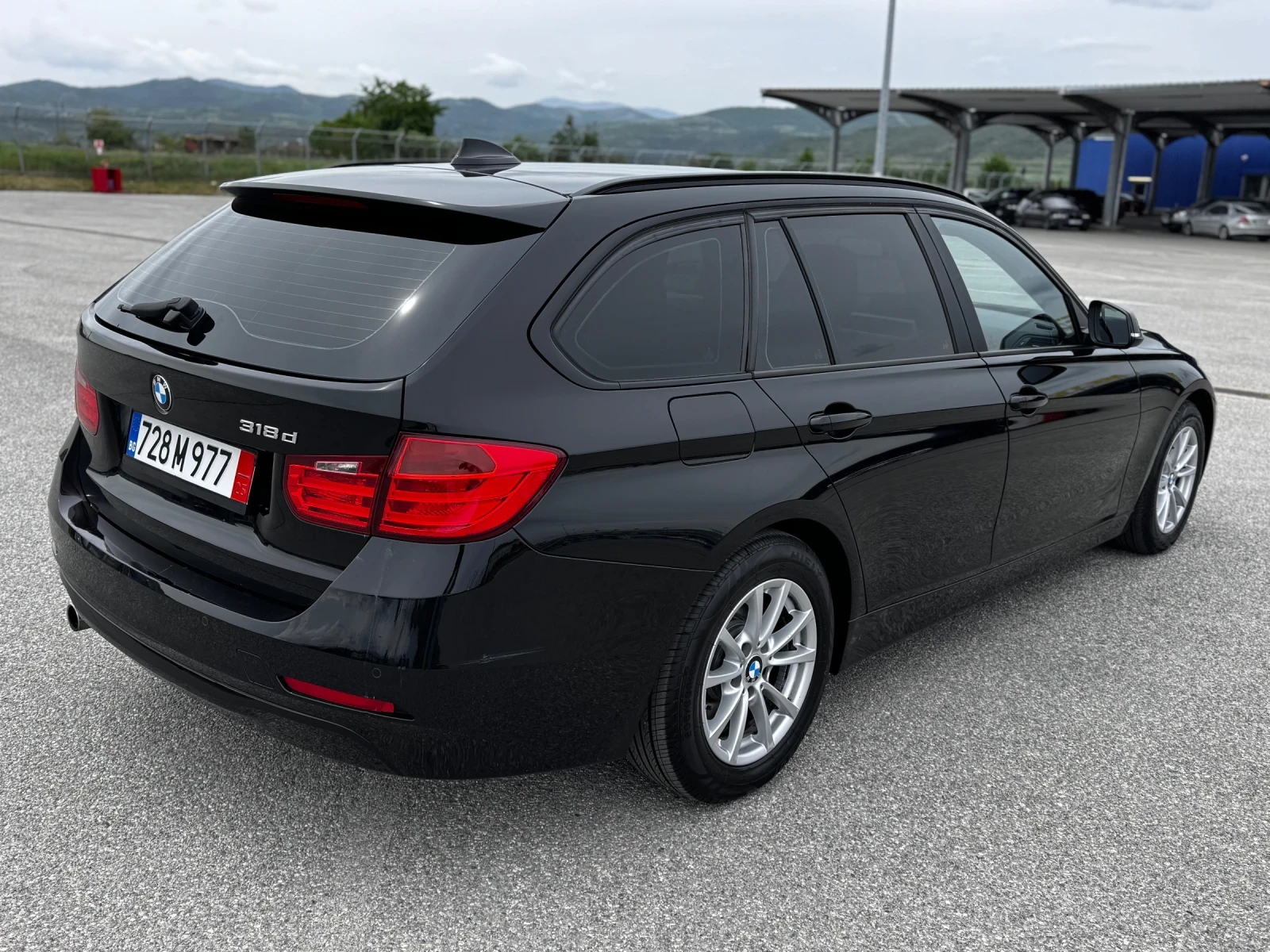 BMW 318 Automat / Navi / Xenon / Podgrev /РЕГИСТРИРАНА!!! - изображение 4