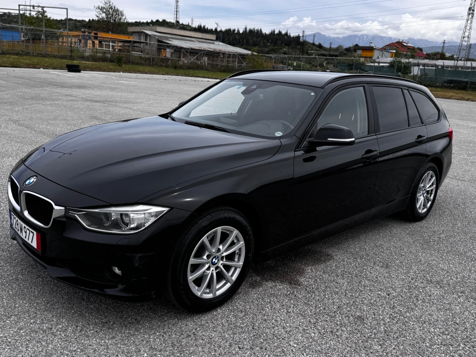 BMW 318 Automat / Navi / Xenon / Podgrev /РЕГИСТРИРАНА!!! - изображение 2