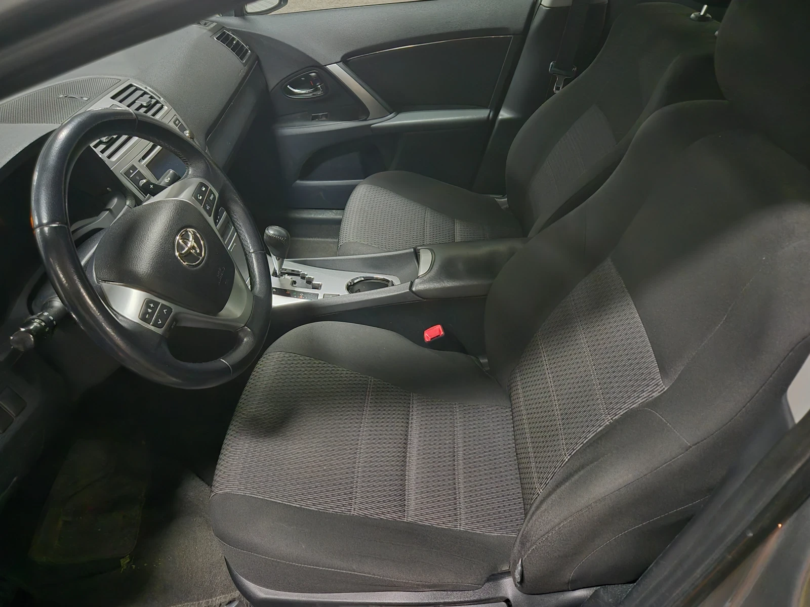 Toyota Avensis  - изображение 3