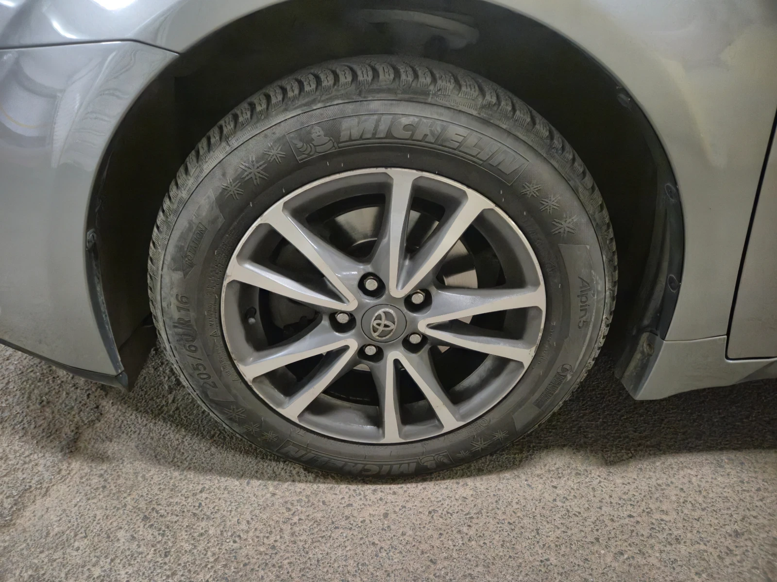 Toyota Avensis  - изображение 2