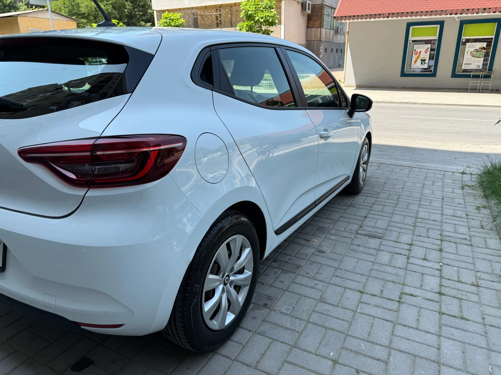 Renault Clio 1.0 SCe в Гаранция! - изображение 6