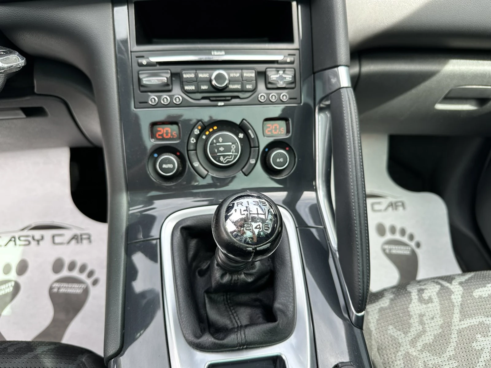 Peugeot 3008 2.0 HDI / PANO/ HUD - изображение 10