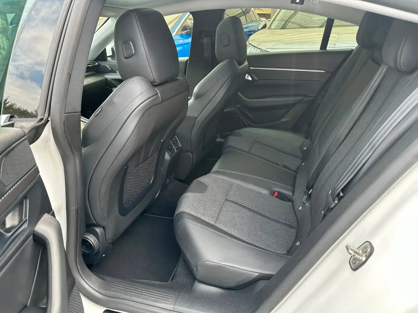 Peugeot 508 1.6/181HP/ALLURE/NAVI/LED/PANO/CAM/KLESS/703v - изображение 10